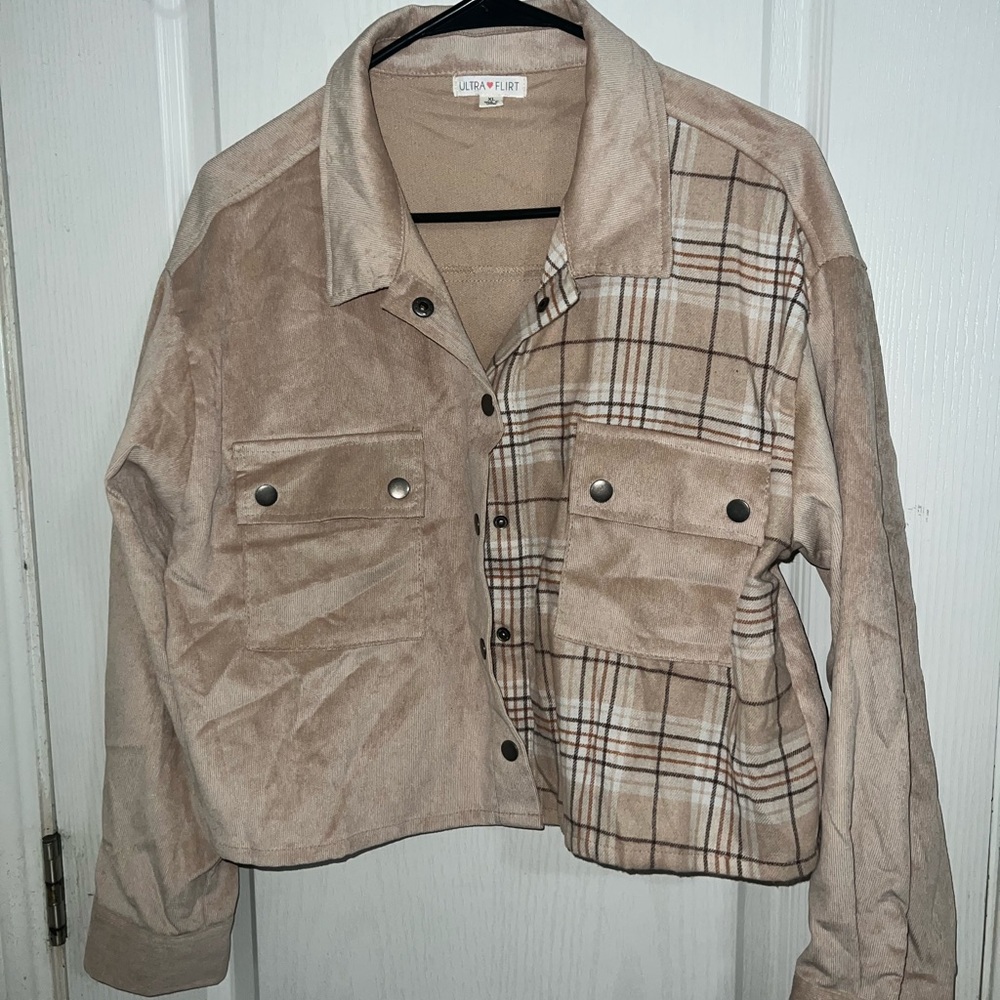 Cropped Beige Plaid Utility Jacket